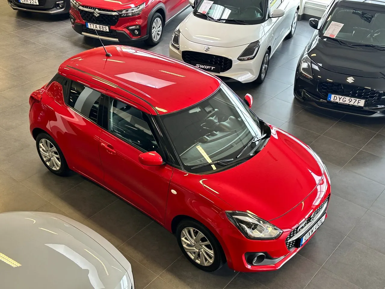 Vehicle image 4