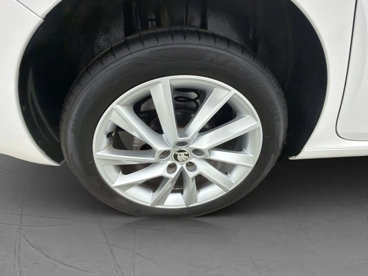 Vehicle image 30