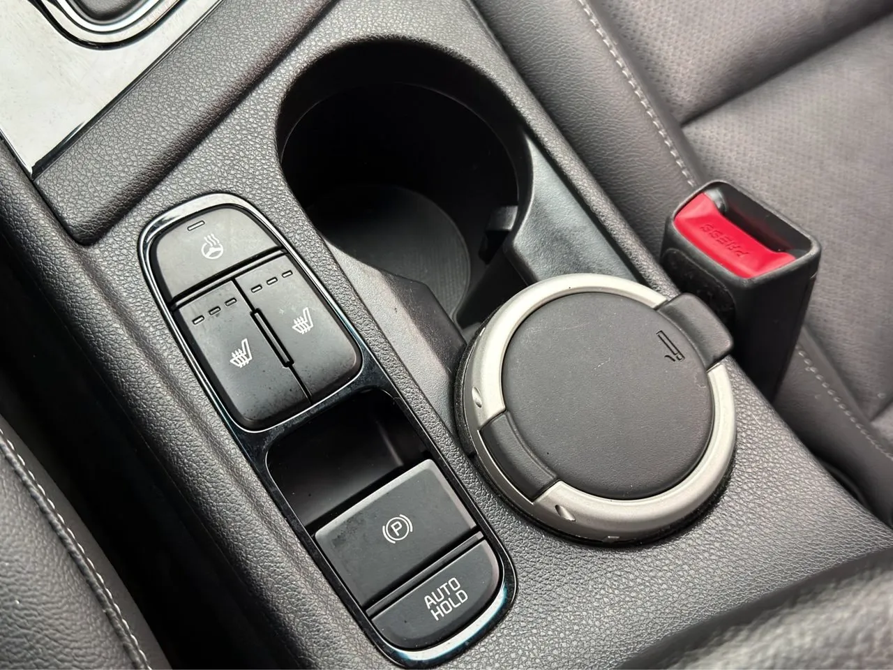 Vehicle image 28