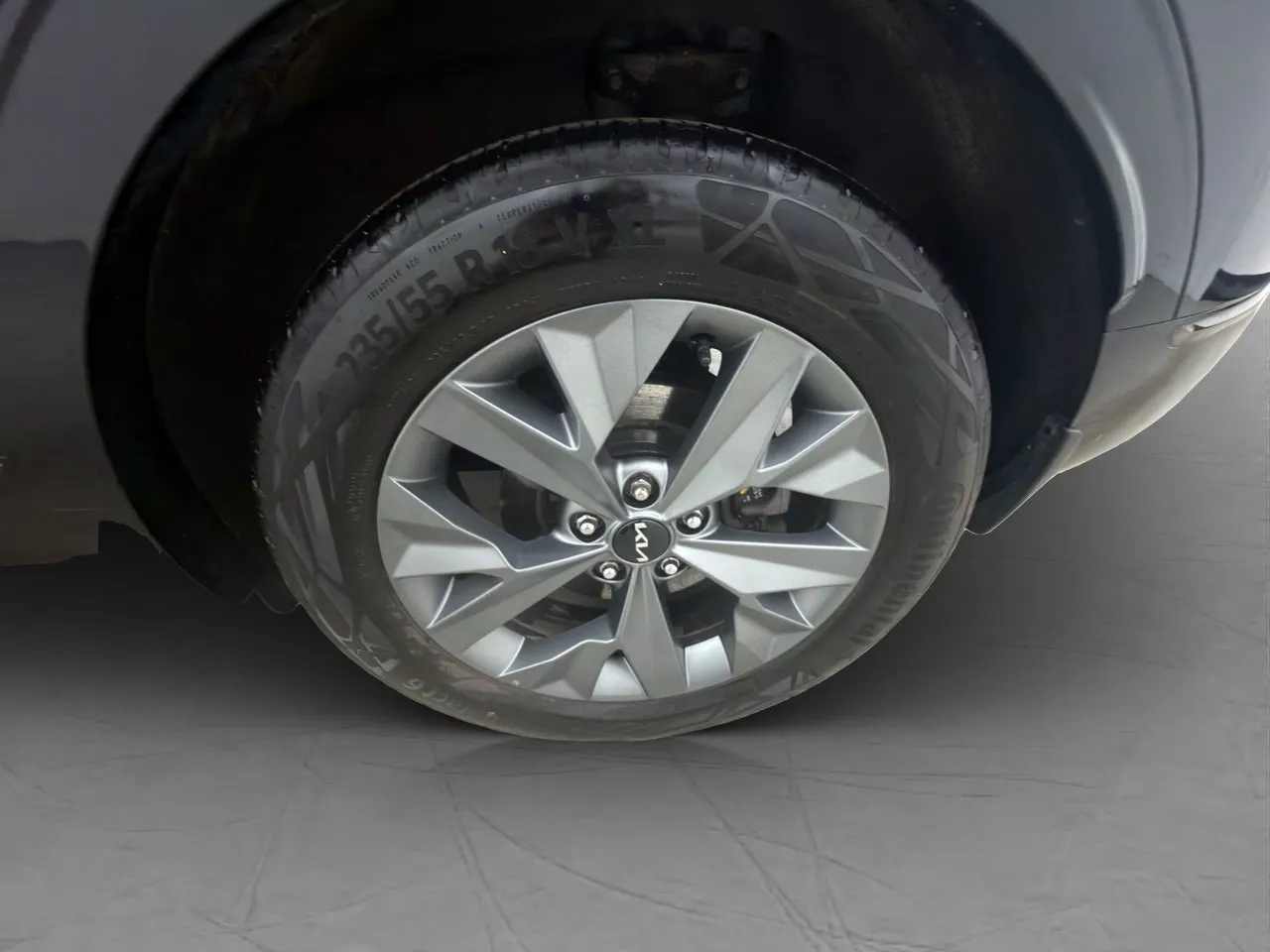 Vehicle image 32
