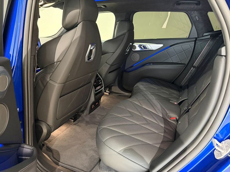 BMW XM bild 8