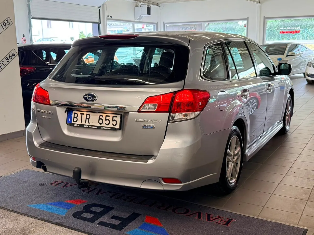 Vehicle image 16