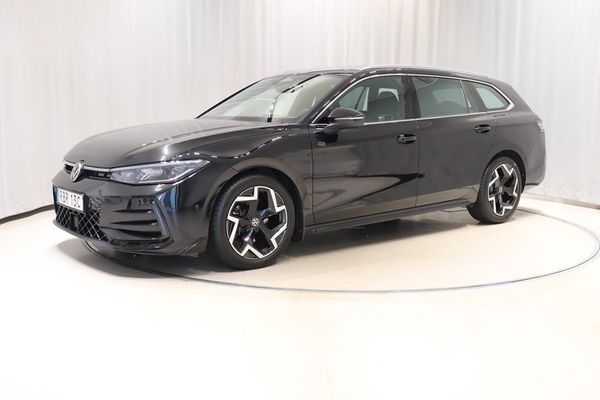 Volkswagen Passat R-Line 1.5 ETSI 150hk Drag Värmare Massage - 2025