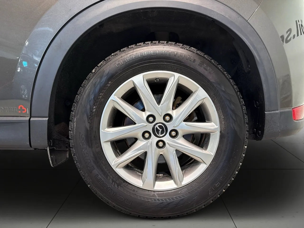 Vehicle image 13