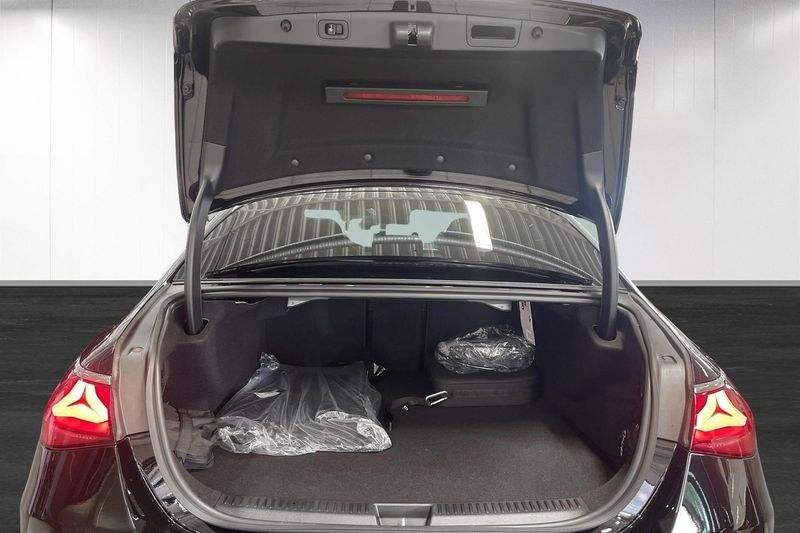 Mercedes E300 bild 13