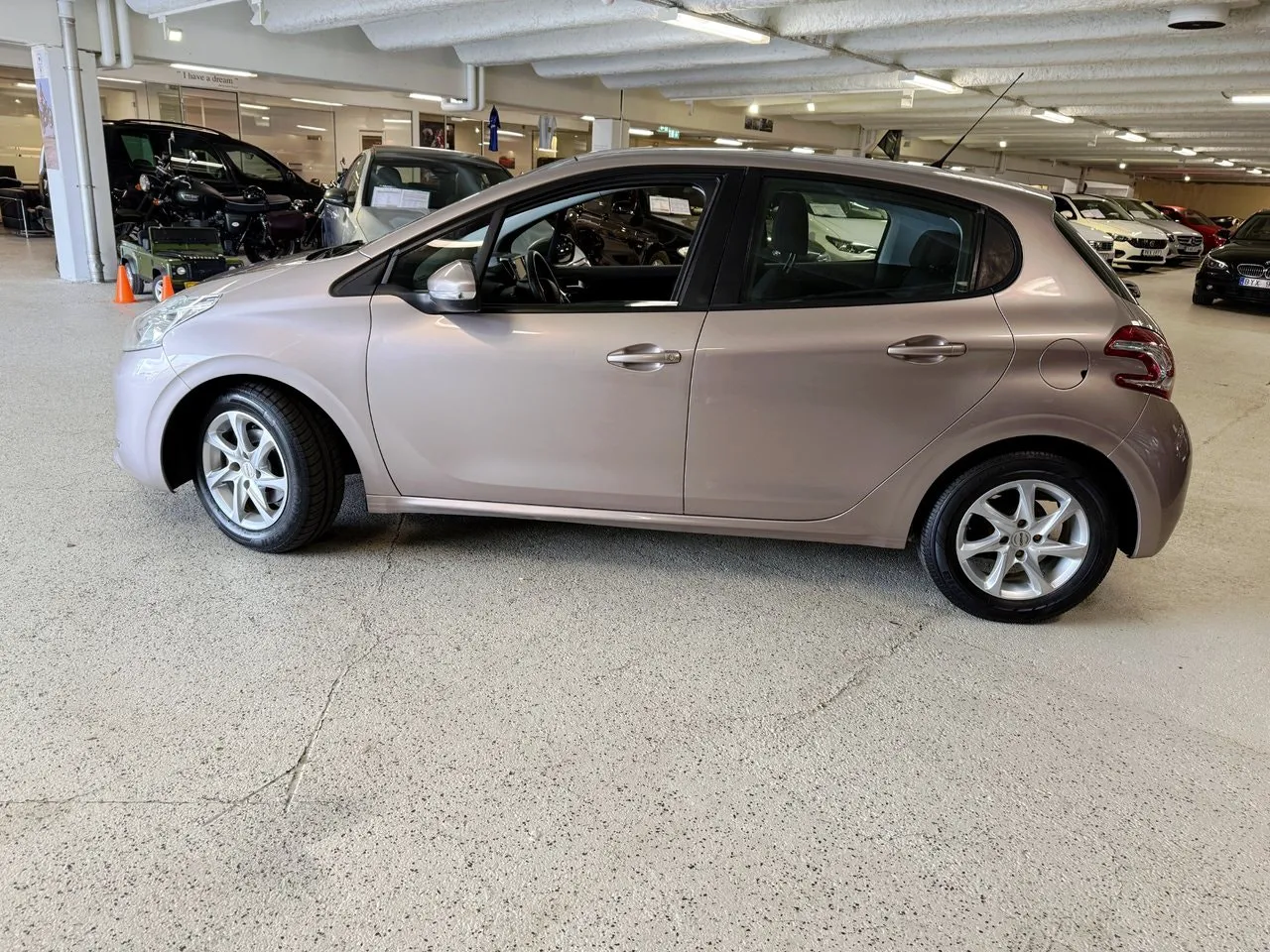 Vehicle image 5