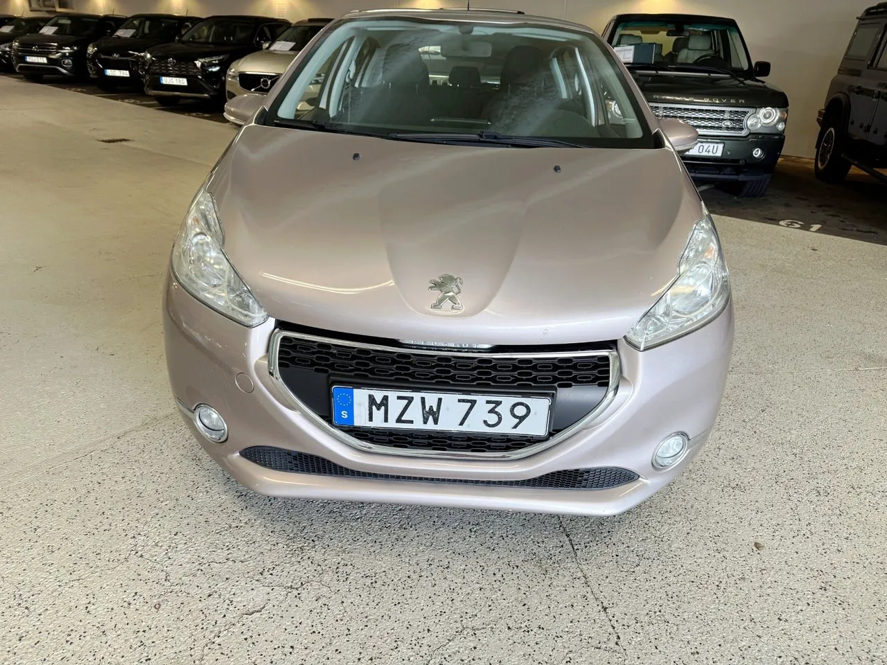 Vehicle image 6