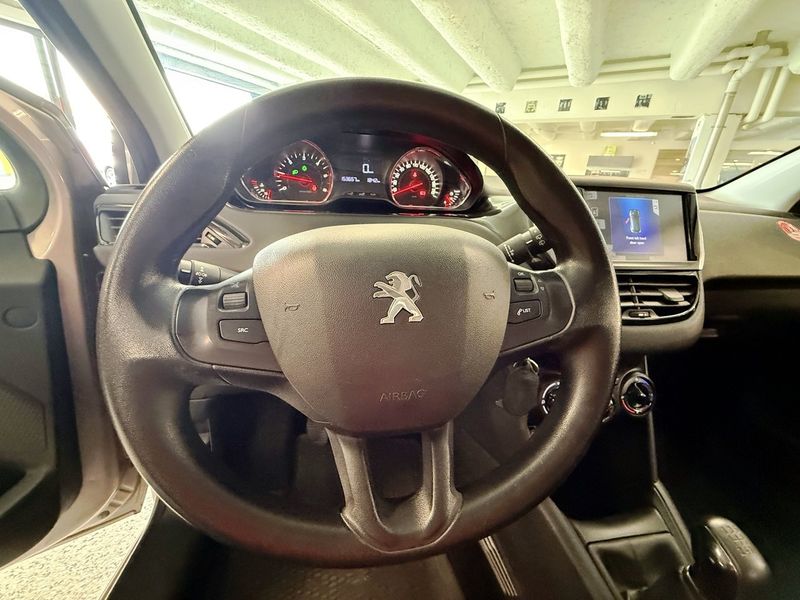 Peugeot 208 bild 16