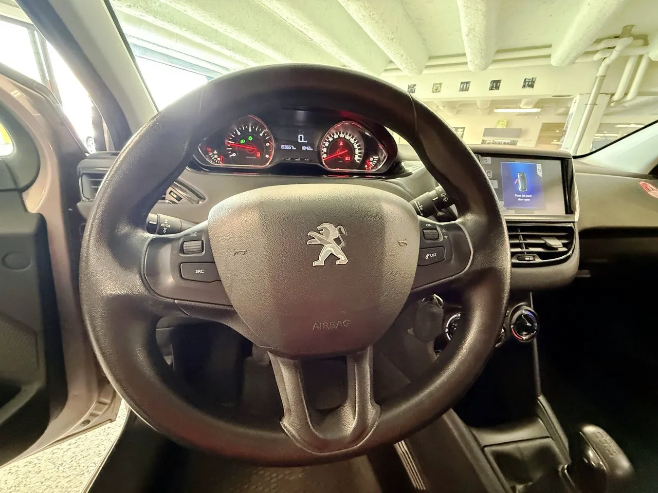 Vehicle image 15