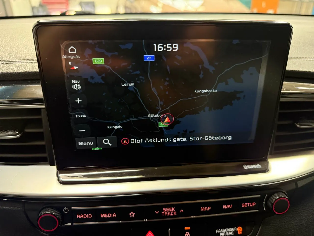Vehicle image 14