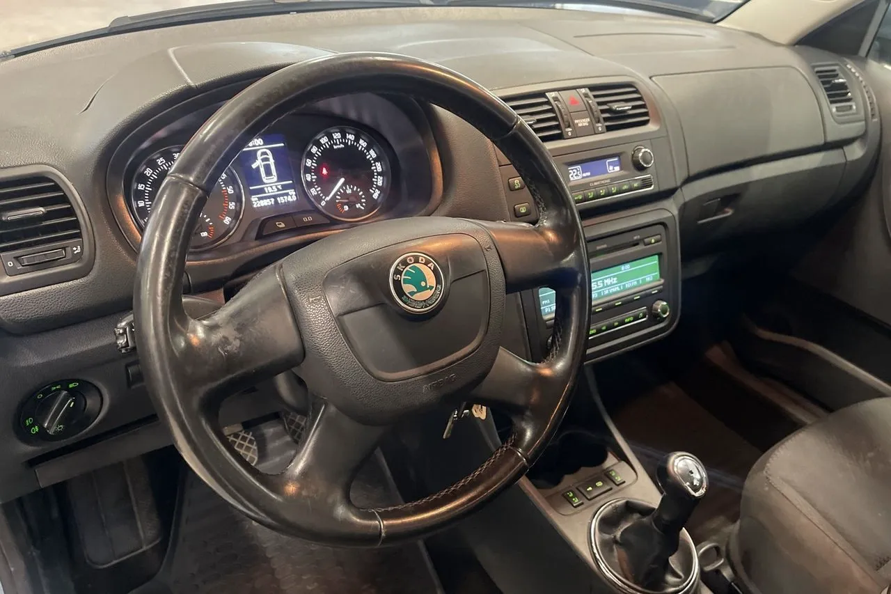 Vehicle image 7