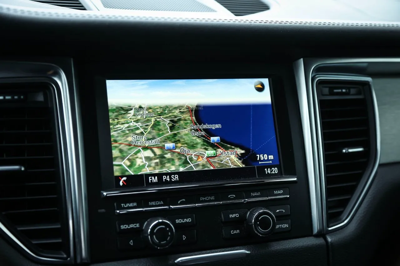 Vehicle image 20