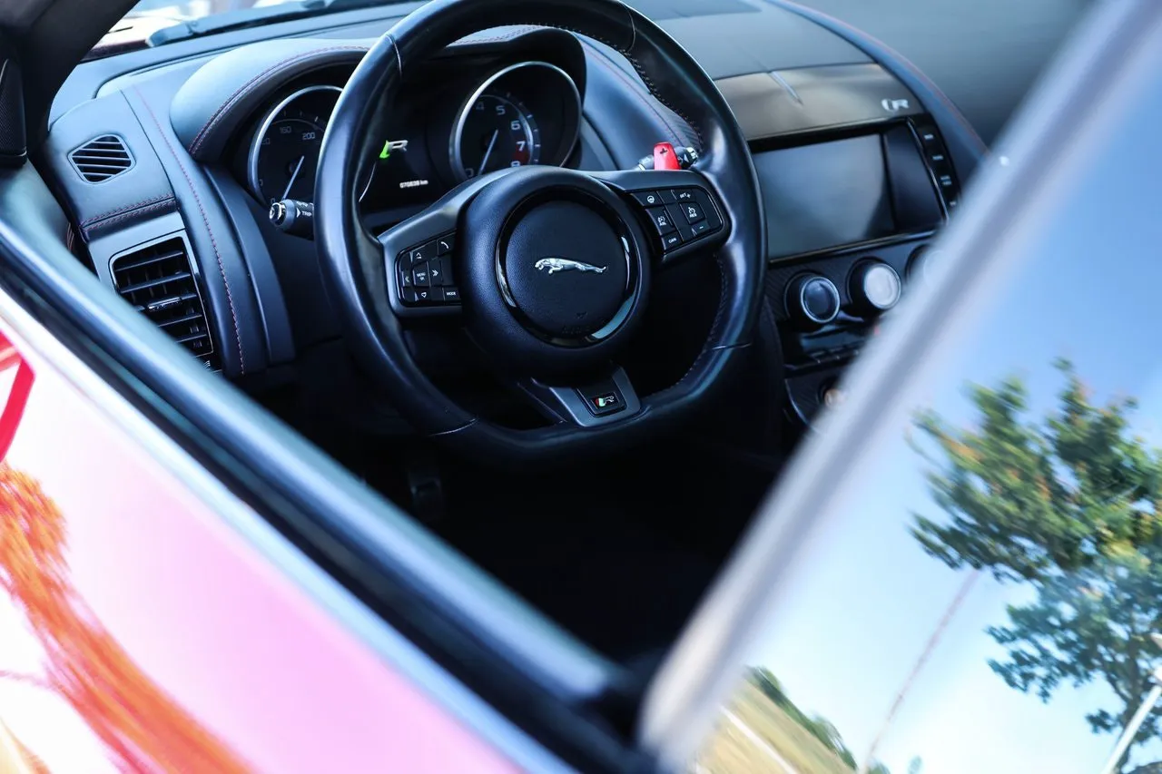 Vehicle image 14