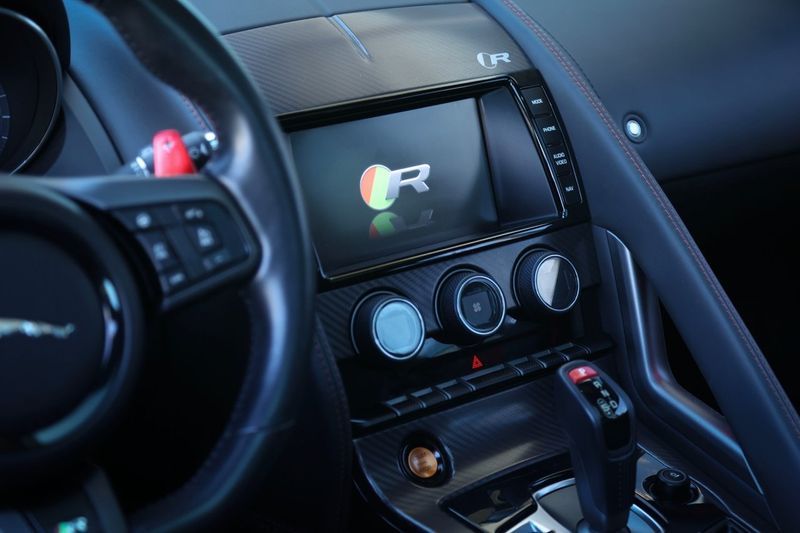 Jaguar F-Type bild 25