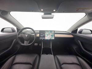 Tesla Model 3 bild 11