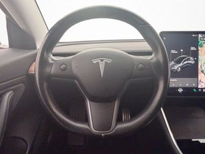 Tesla Model 3 bild 12