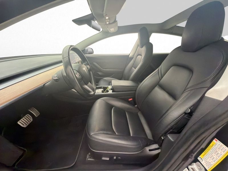 Tesla Model 3 bild 10