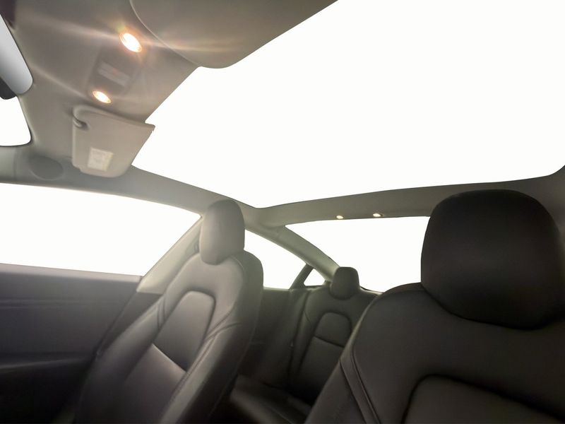 Tesla Model 3 bild 13