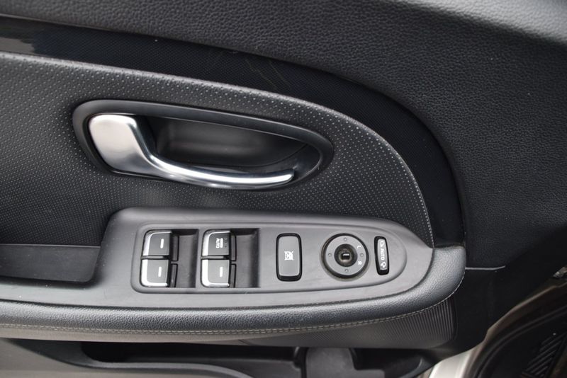 Kia Carens bild 18