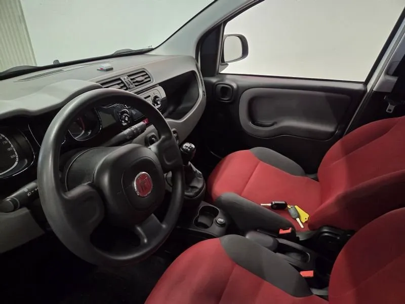Vehicle image 9