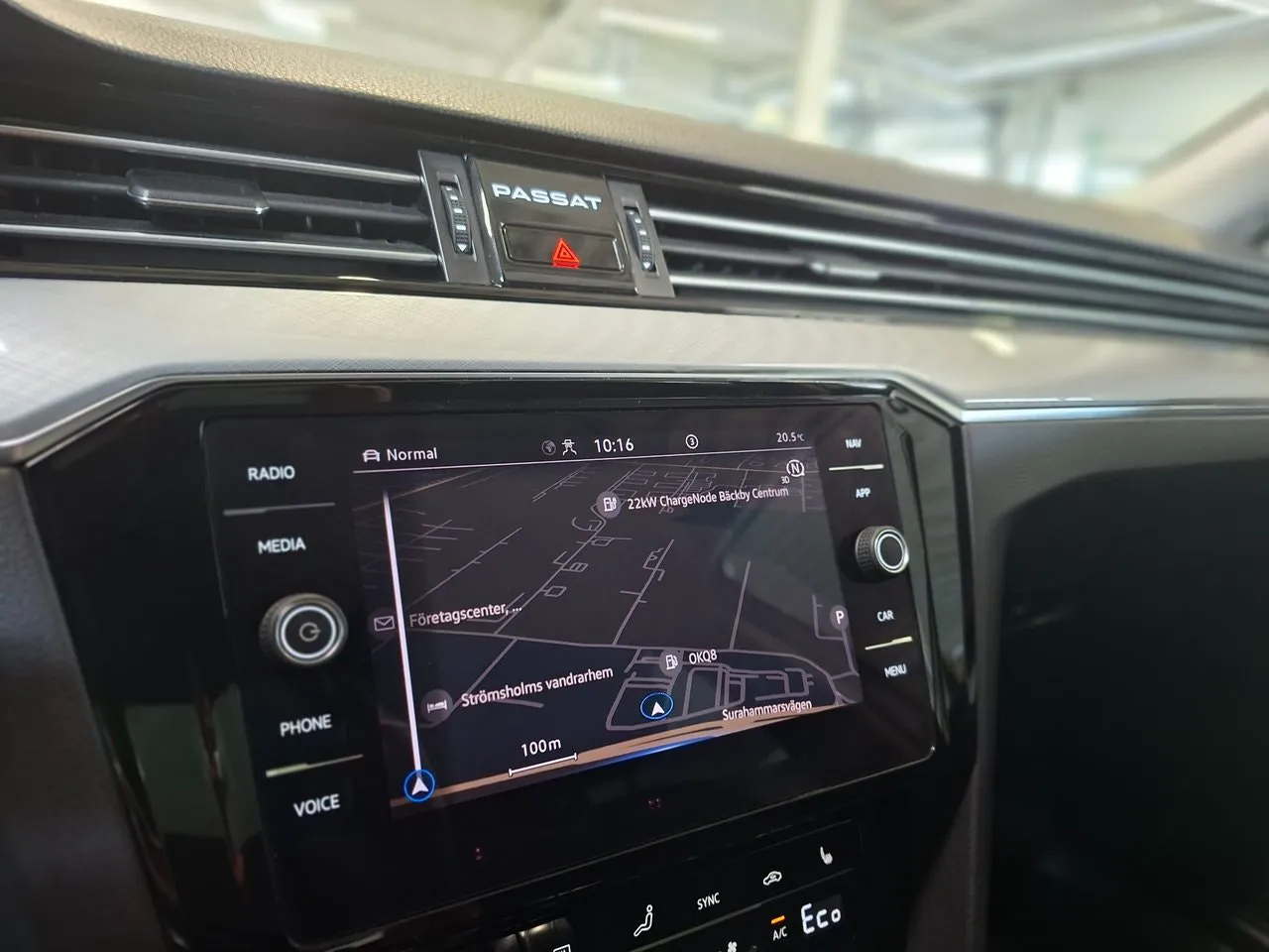 Vehicle image 18
