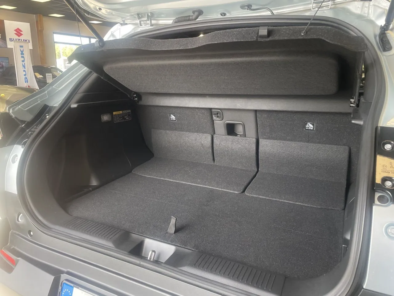 Vehicle image 8