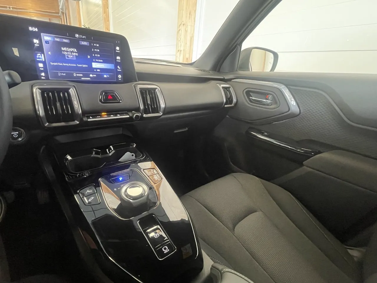 Vehicle image 14