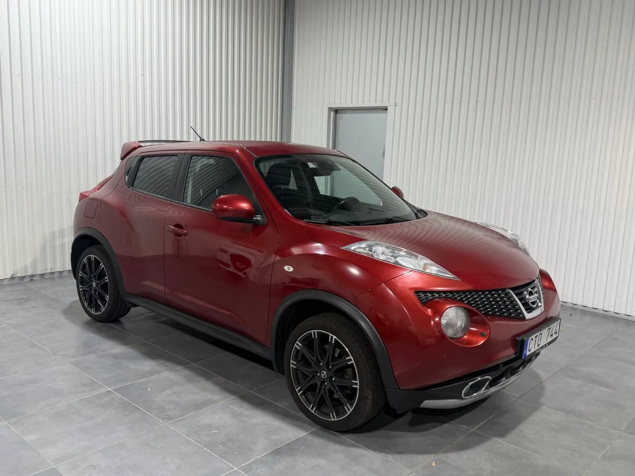 Vehicle image 6
