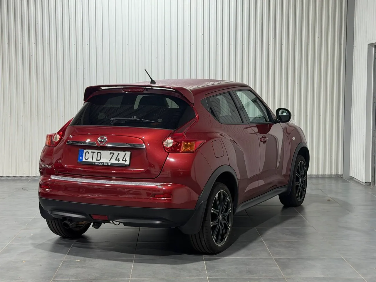 Vehicle image 5