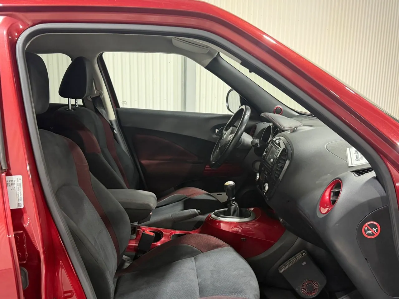 Vehicle image 12