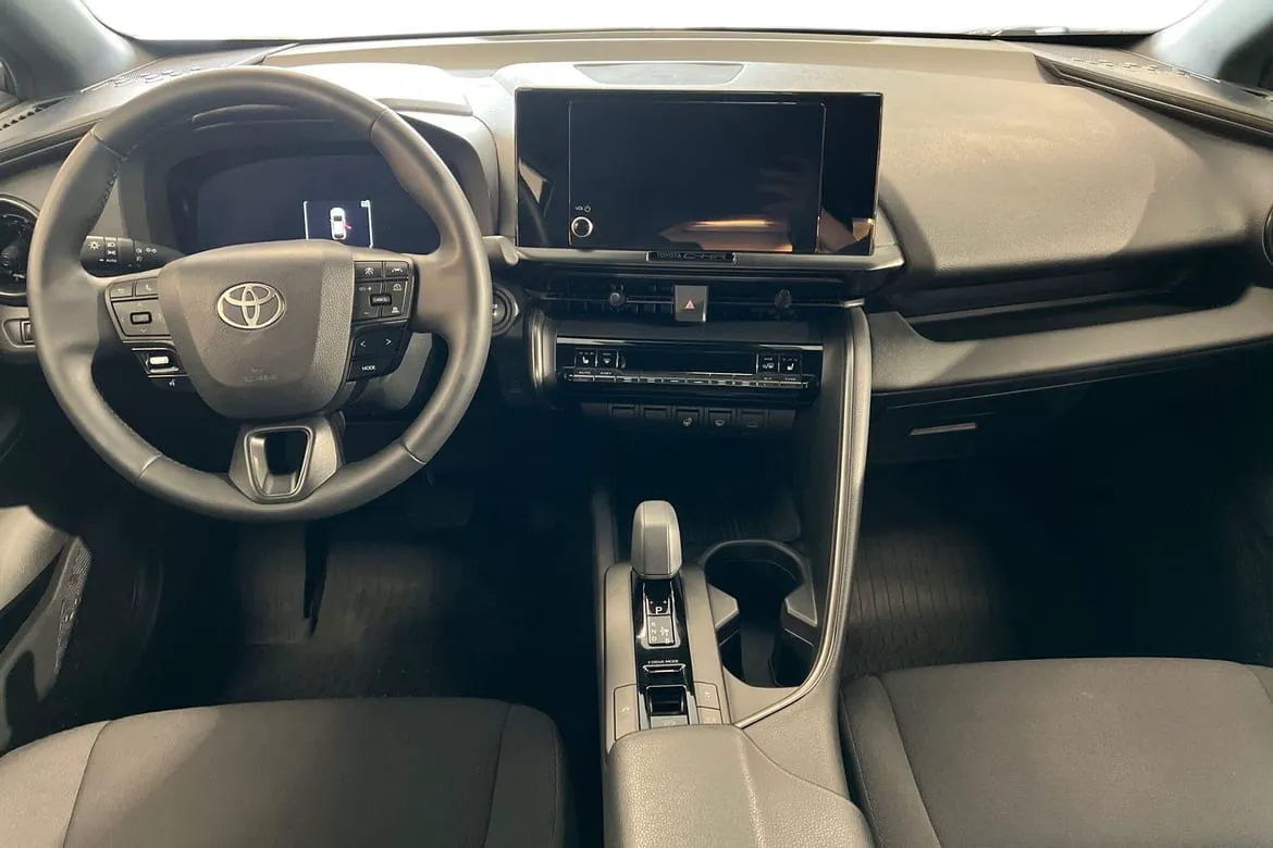 Vehicle image 9