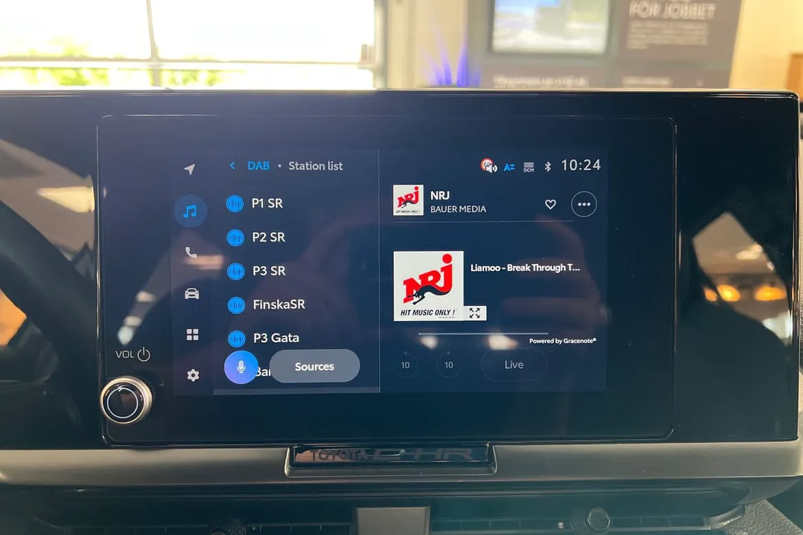Vehicle image 14