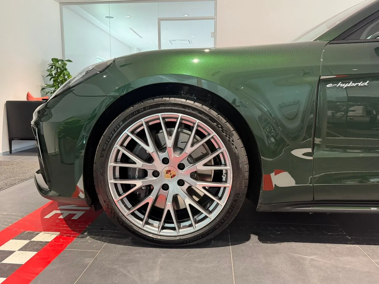 Vehicle image 21