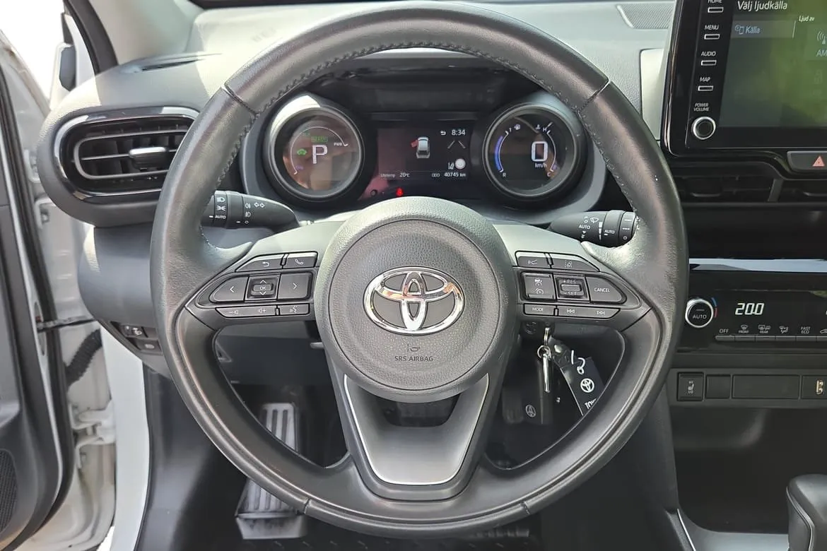 Vehicle image 11