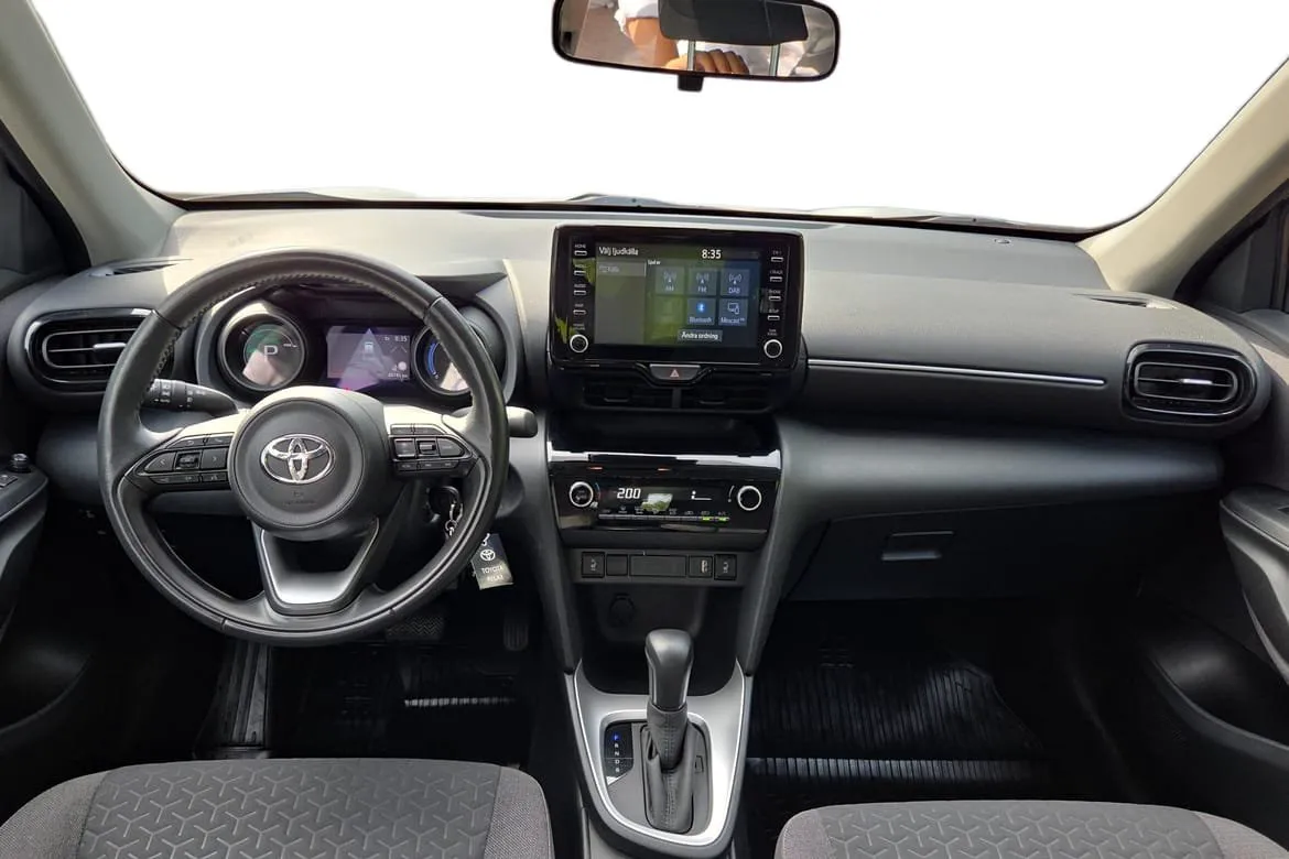 Vehicle image 7