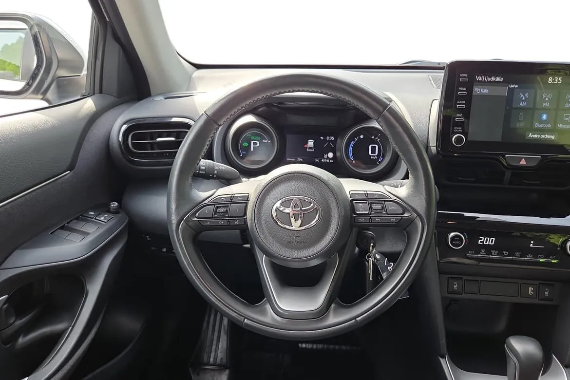 Vehicle image 8