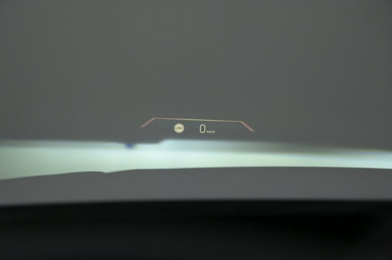 BMW i4 bild 8