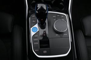 BMW i4 bild 18