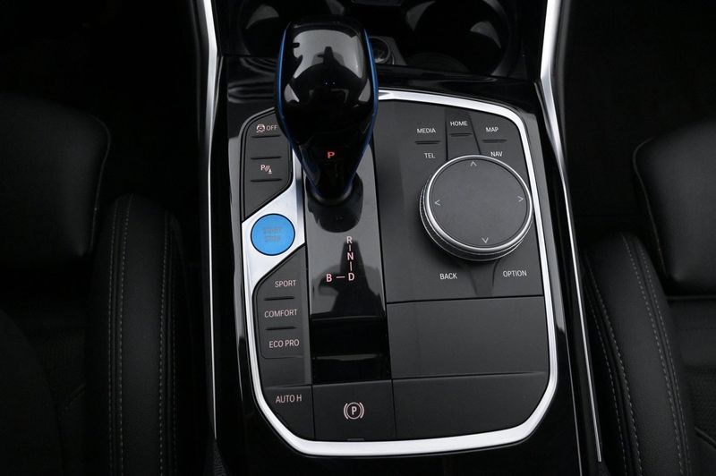 BMW i4 bild 18