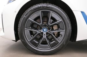 BMW i4 bild 27