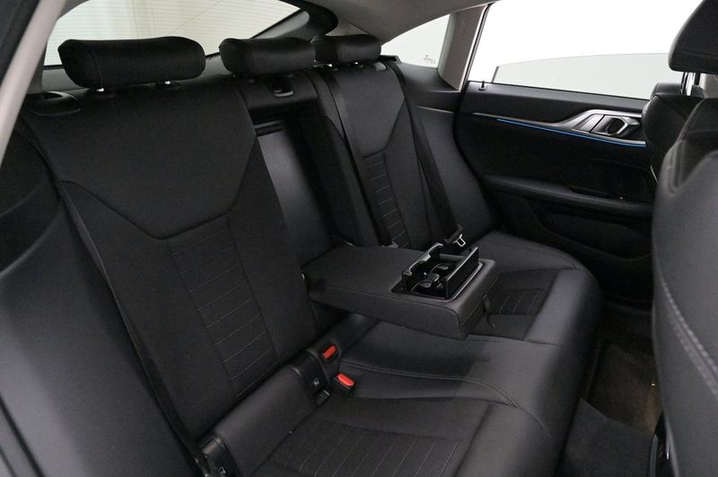 BMW i4 bild 21