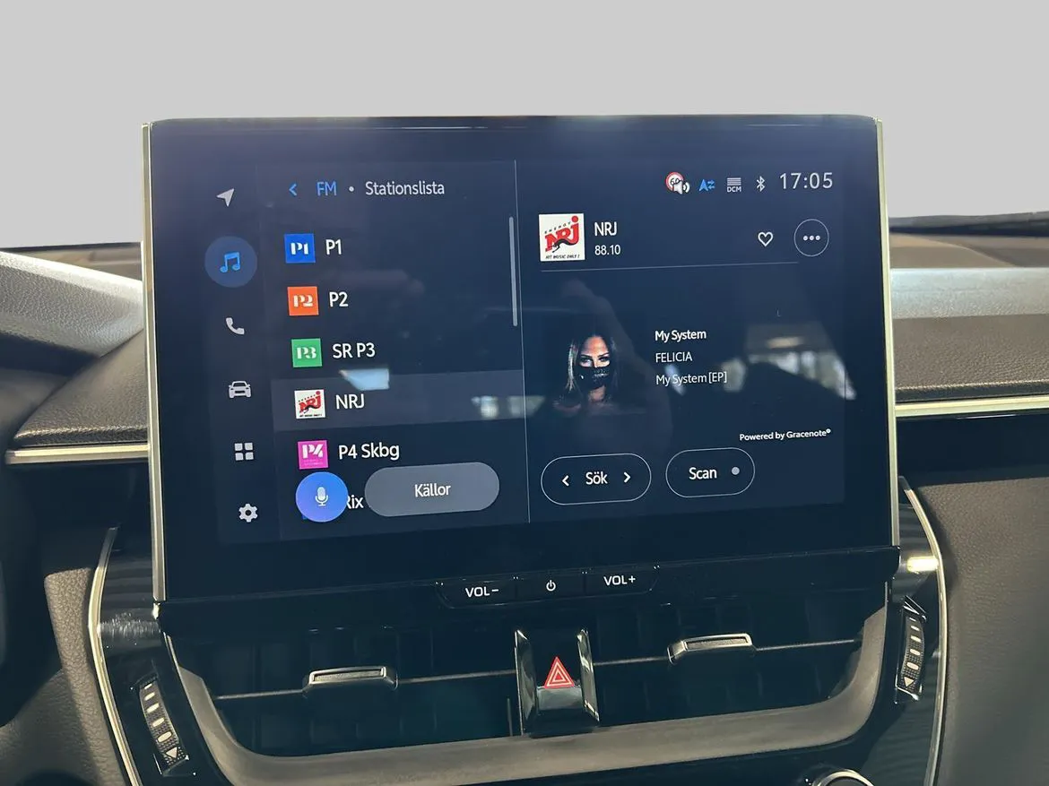 Vehicle image 14