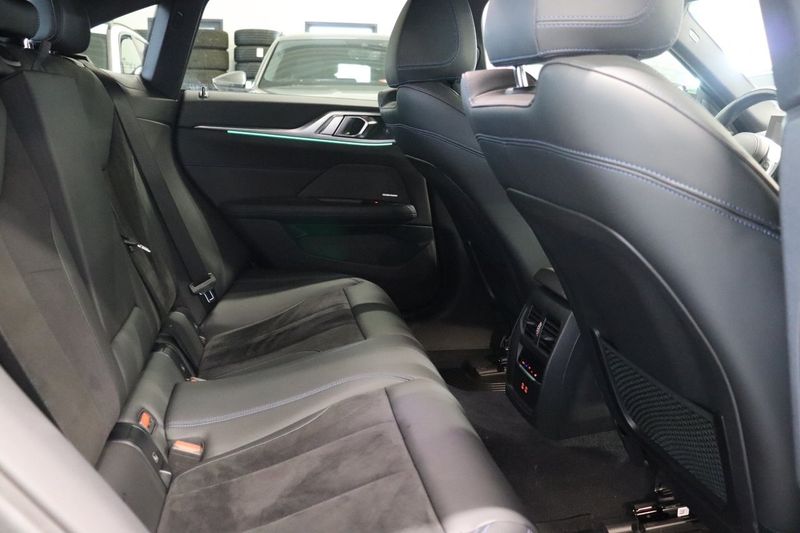BMW i4 bild 12