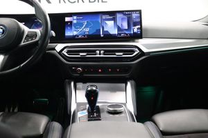 BMW i4 bild 15