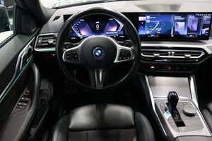 BMW i4 bild 13