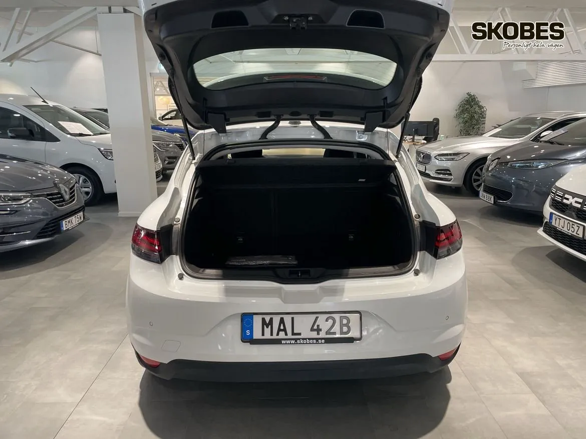 Vehicle image 14
