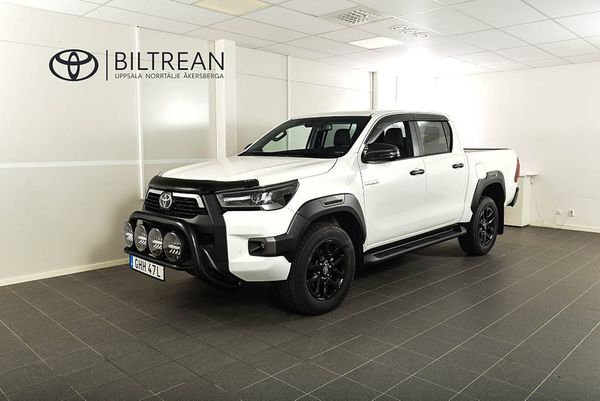 Toyota Hilux Dubbelhytt D-Cab 2.8 MHEV 4WD Invincible JBL Skinn Flaklock - 2025