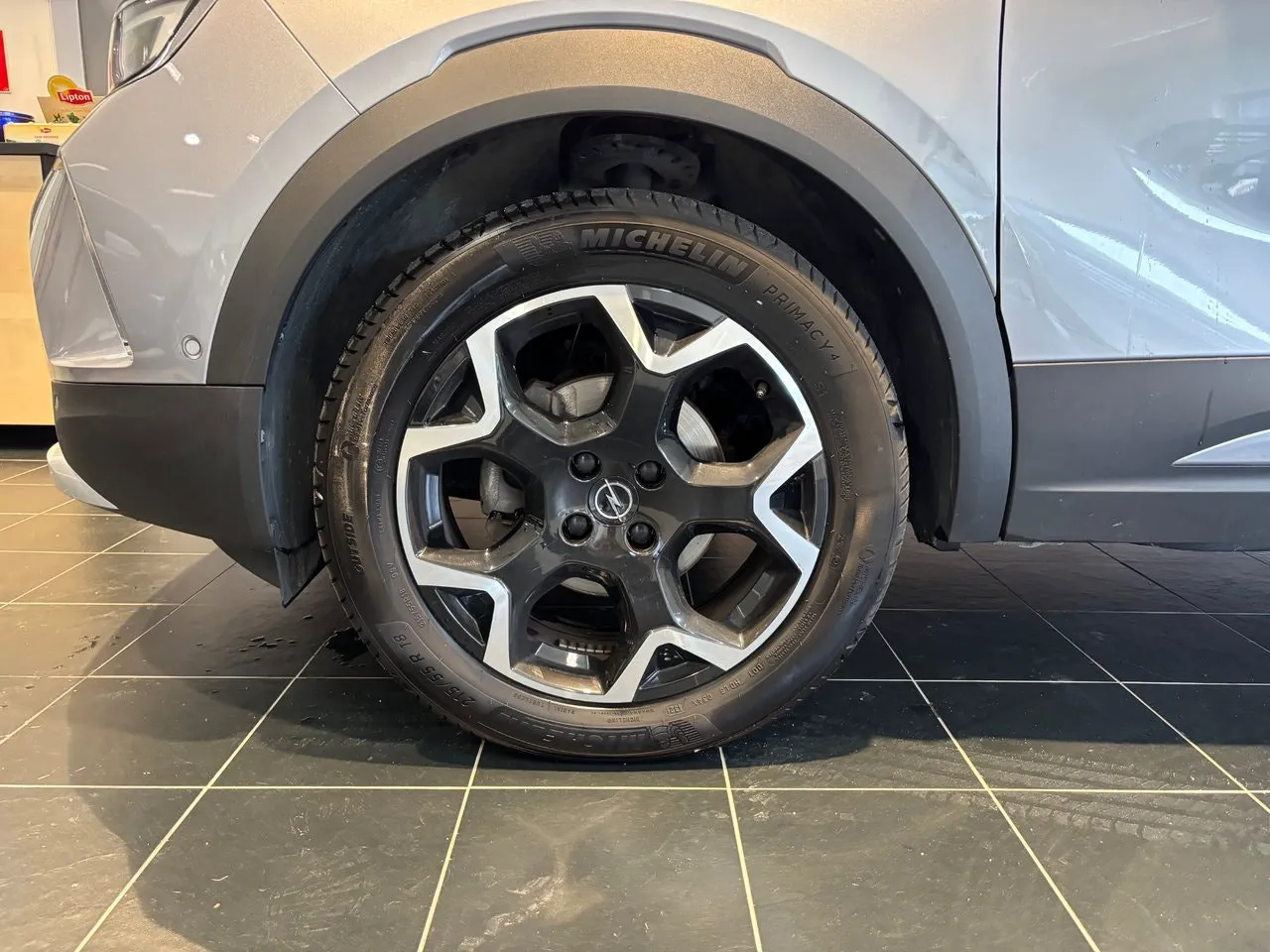 Vehicle image 12