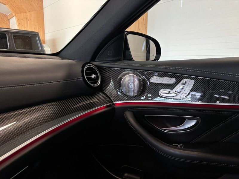 Mercedes E63 AMG bild 16