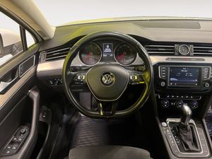 Volkswagen Passat bild 13